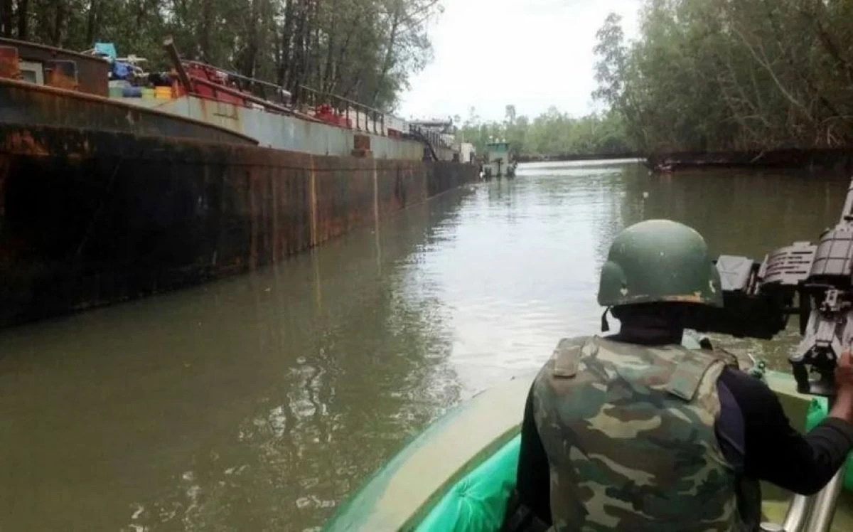 Navy intercepts vessel carrying 683 metric tonnes of suspected stolen petroleum products