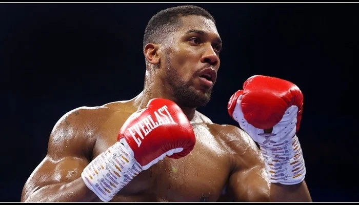 Joshua sets stage for Fury fight after KO on ring return